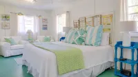 Coastal Cottage 4 Blocks from Beach, fall specials & military discounts