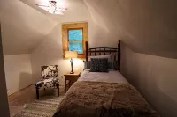 Buffalo Hollow Preserve & Cabin in the Blue Ridge MountainsPet Friendly