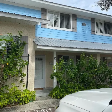 Gorgeous 3/2.5 Townhouse steps from Saint Augustine Beach!