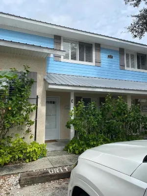 Gorgeous 3/2.5 Townhouse steps from Saint Augustine Beach!