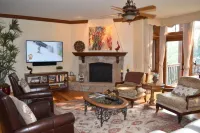 Best/closest location to the slopes and newly redecorated. Hotels in Edwards
