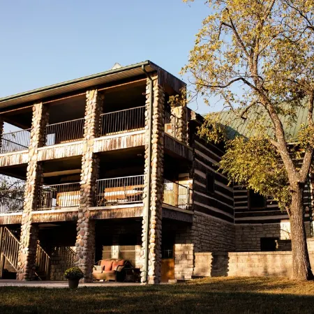 Beautiful secluded Log Home - Nestled in the country!