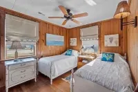 3 Bedroom, 2 Full Baths. Steps to Beach! Great Winter Rates!