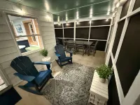 All Year Retreat - Indoor Heated Pool, Beach, Game & Movie Cottage, Sleeps 21