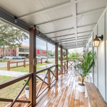 Cozy Duplex Retreat - Beaches, Hospital, Dining