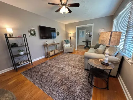 Charming 3-bedroom cottage ONE MILE to the Augusta National