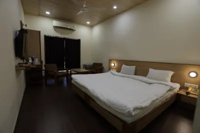 The Lotus Hotel Hotels near Moti Baug