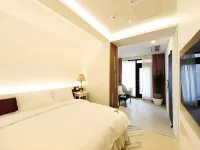 Hotel Infini Hotels near Garden 5