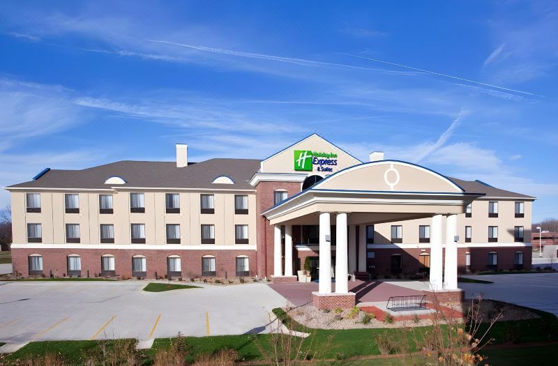 Holiday Inn Express & Suites Lafayette East by IHG