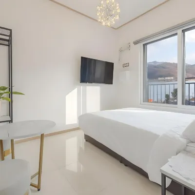 Gaypeng Poolvilla Lisum Five Penison 南怡島周辺のホテル