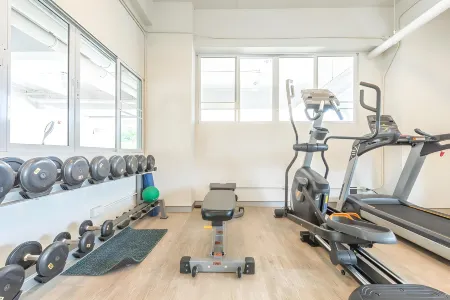 Des Res Hotel and Residence Отели рядом с достопримечательностью «Крокодиловая ферма Самутпракан»