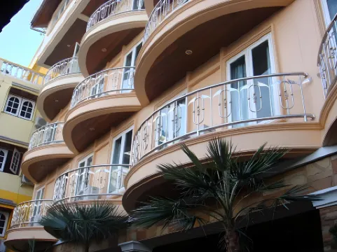 P.72 Hotel