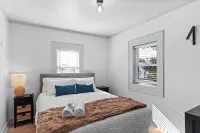 Kure Cabana~Cottages @ Kure~ Beach, Fishing, Pool, Walk to Pier, Parking