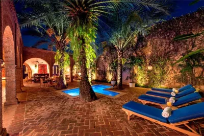 Casas del XVI Hotels in 