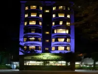 Regal Enclave Hotels in Khar