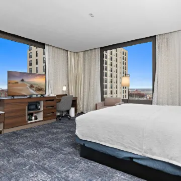 Hampton Inn Kansas City/Downtown/Financial District Hotels near Arabia Steamboat Museum