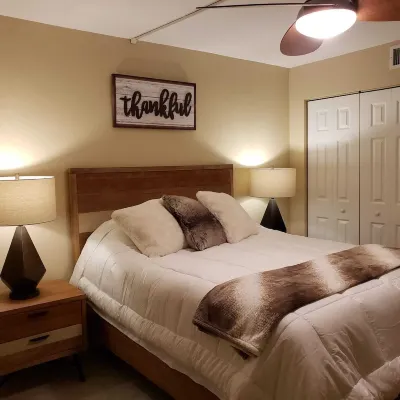 Clearwater Chic Beach Condo 1B|R fits 2 to 6 PPL