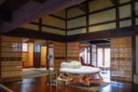 Hanakaijichi, a Rental Villa in Kuroshima فنادق في واجيما