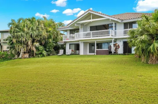 Luxury Oceanfront Escape – A/C, Hot Tub, 5 Bedrooms & Stunning Ocean Views! - Jacuzzi