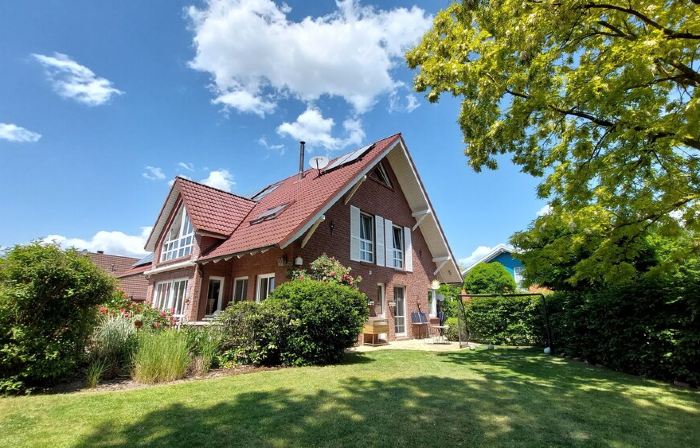 Villa Lumina holiday home on the outskirts of Hamburg