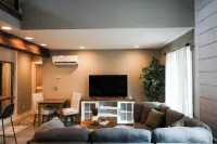 Apartment on Broadway St - L Hotels in Sugarcreek