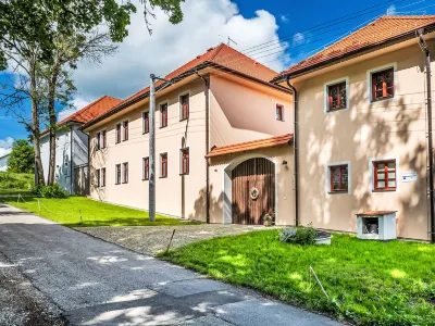 Zvonková Hotels near Autocamp Jenišov7