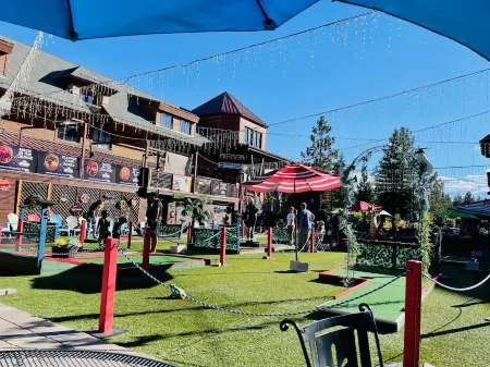 The Tahoe at Three Pines - 5 Min Walk to Lake!