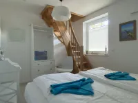 Vacation home under thatch on Usedom for 6 people with sauna and wood-burning stove, wall box.