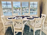 Bayfront Beauty - Spacious 2/2 Condo Across From The Beach