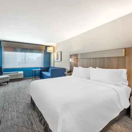 Holiday Inn Express & Suites NASHVILLE WEST END - UNIV AREA by IHG