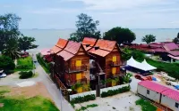 Kampong Pinang Sebatang Hôtels à proximité de : Pos Laju office