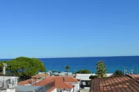 Emerella Luxury Suites-Siderno Lungomare فنادق في Locri