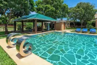 Babylon Gardens Diani - С бассейном