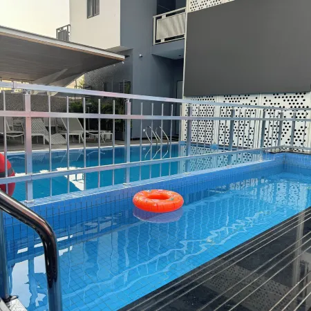 Blu Pearl Hotel & Residence