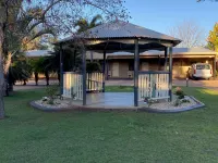 The Palms Motel Hotels in Chinchilla