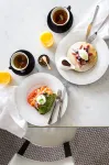 Hotel Realm - Desayuno