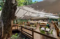 Cape Trib Beach House Hotels in Diwan