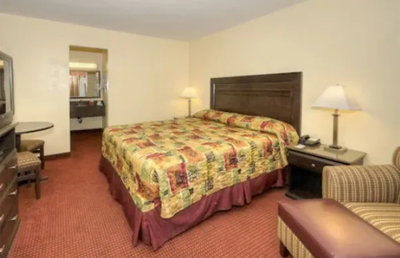 瑞萊克斯套房酒店