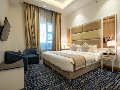 Platinum Al Khamseen Serviced Apartments