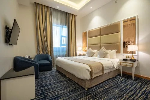 Platinum Al Khamseen Serviced Apartments