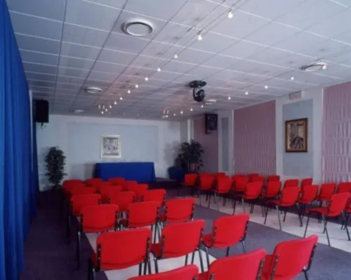 Hotel Eden Fasilitas Bisnis Photos