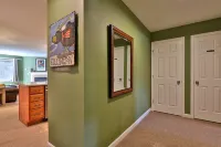 The Pico Escape- 3BR 2BA Ski On Ski Off at Pico Mountain, Close to Killington, condo