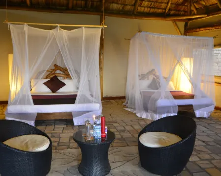 Enganzi Game Lodge Hotels in Bunyaruguru