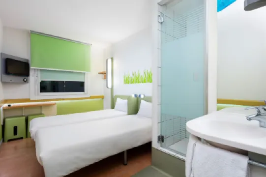ibis budget Warszawa West Station Hotels in 