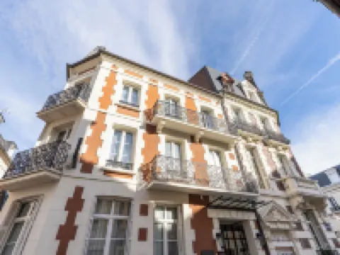 Hôtel le Fer à Cheval Hotels in Trouville-sur-Mer