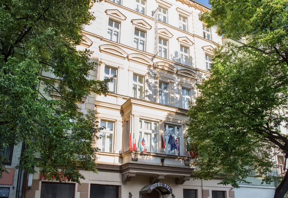 hotel overview picture