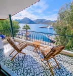Four Holiday Suites