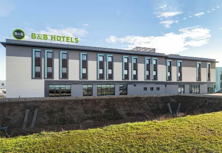 B&B Hotel Massieux Genay Отели в г. Флёрьё-Сюр-Саон