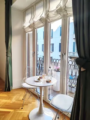 B and G Boutique Apt.-Heart of Milano- Design District - Villas