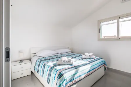 Artemide: Mansarda Vista Mare